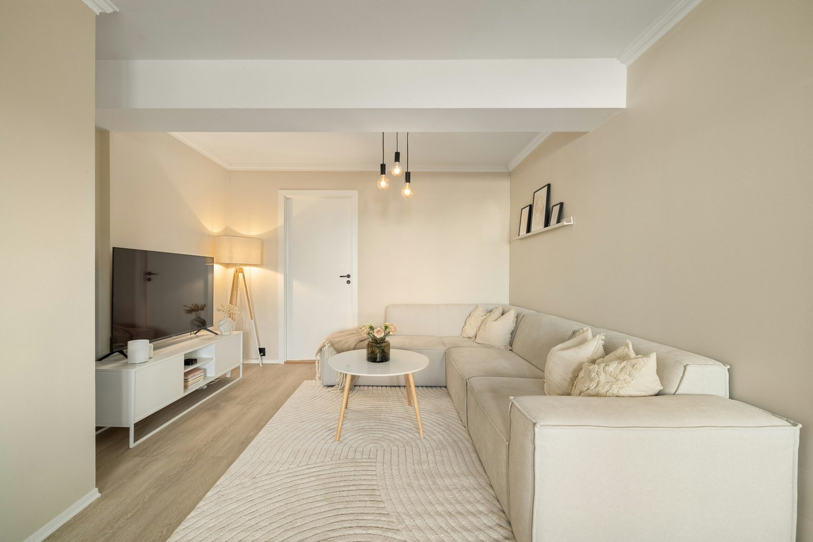 How to Remove Coffee Stains From Carpet using safe cleaning methods to remove spills and prevent permanent discoloration.