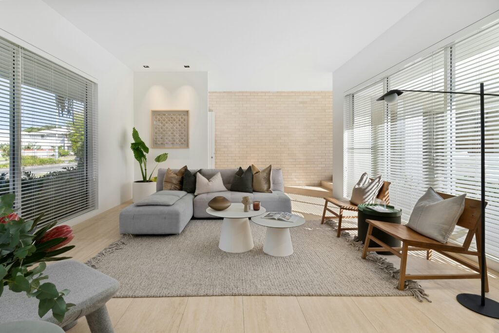 How to clean cat pee from carpet using pet-safe enzyme cleaners to eliminate urine stains and odors.