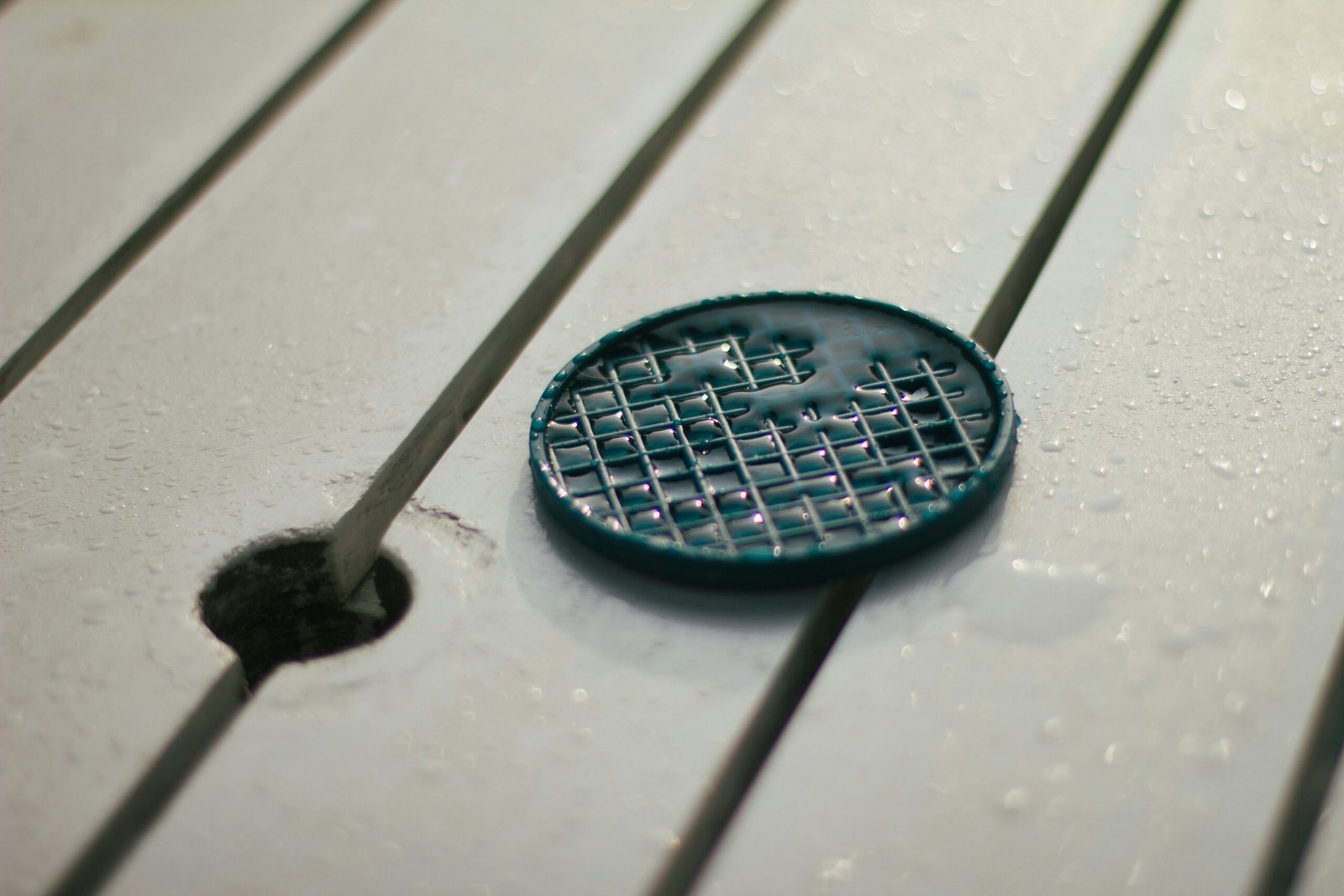 How to Clean Shower Drain guide to drain cleaning tools, hair removal, safe cleaners, routine maintenance, and healthy bathroom plumbing.